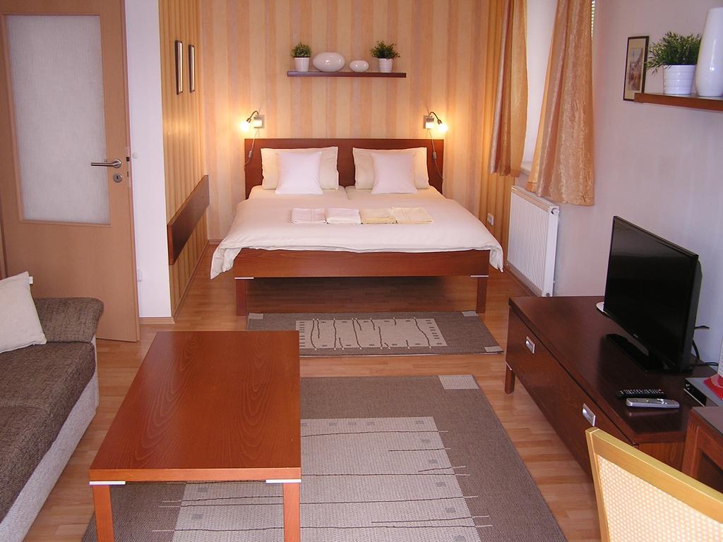 Gonda Apartments Hradec Králové Kültér fotó